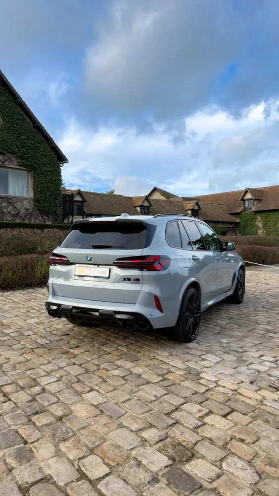 Location voiture de sport à Versailles